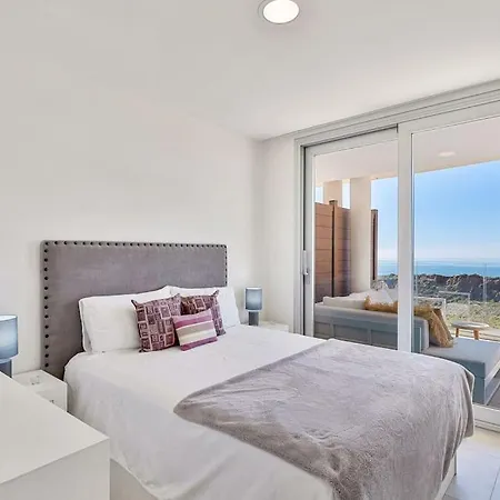 Charming With Ocean View Fuengirola