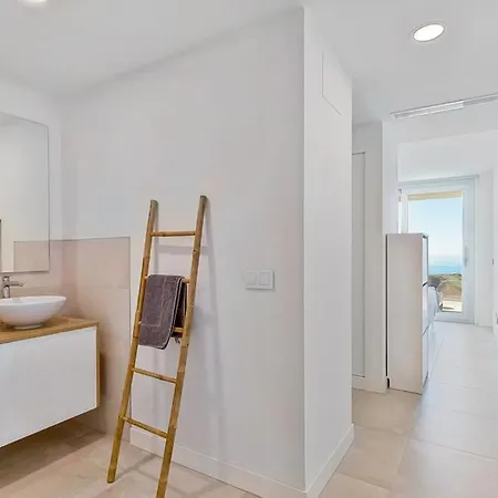 Charming With Ocean View شقة *