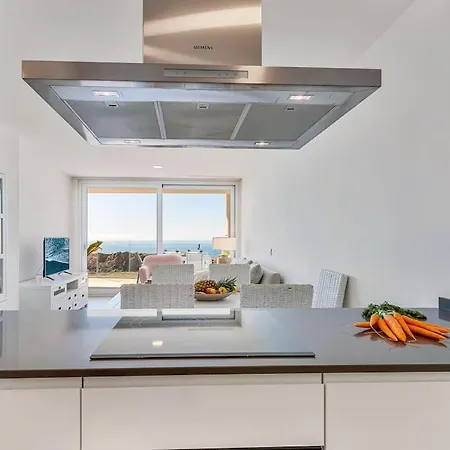 Charming With Ocean View Fuengirola