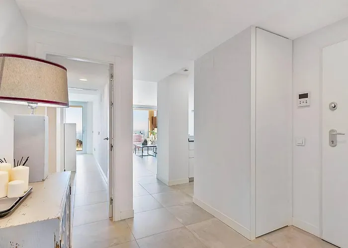 Charming With Ocean View Fuengirola